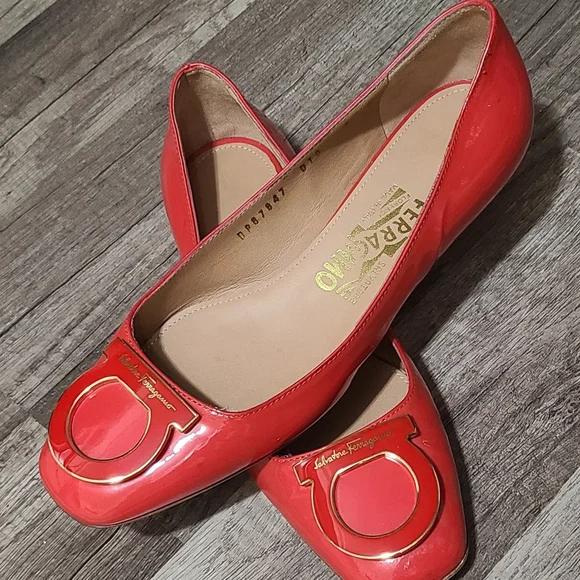 Salvatore Ferragamo Sanna Ballet Flat Shoes - Picture 2 of 10